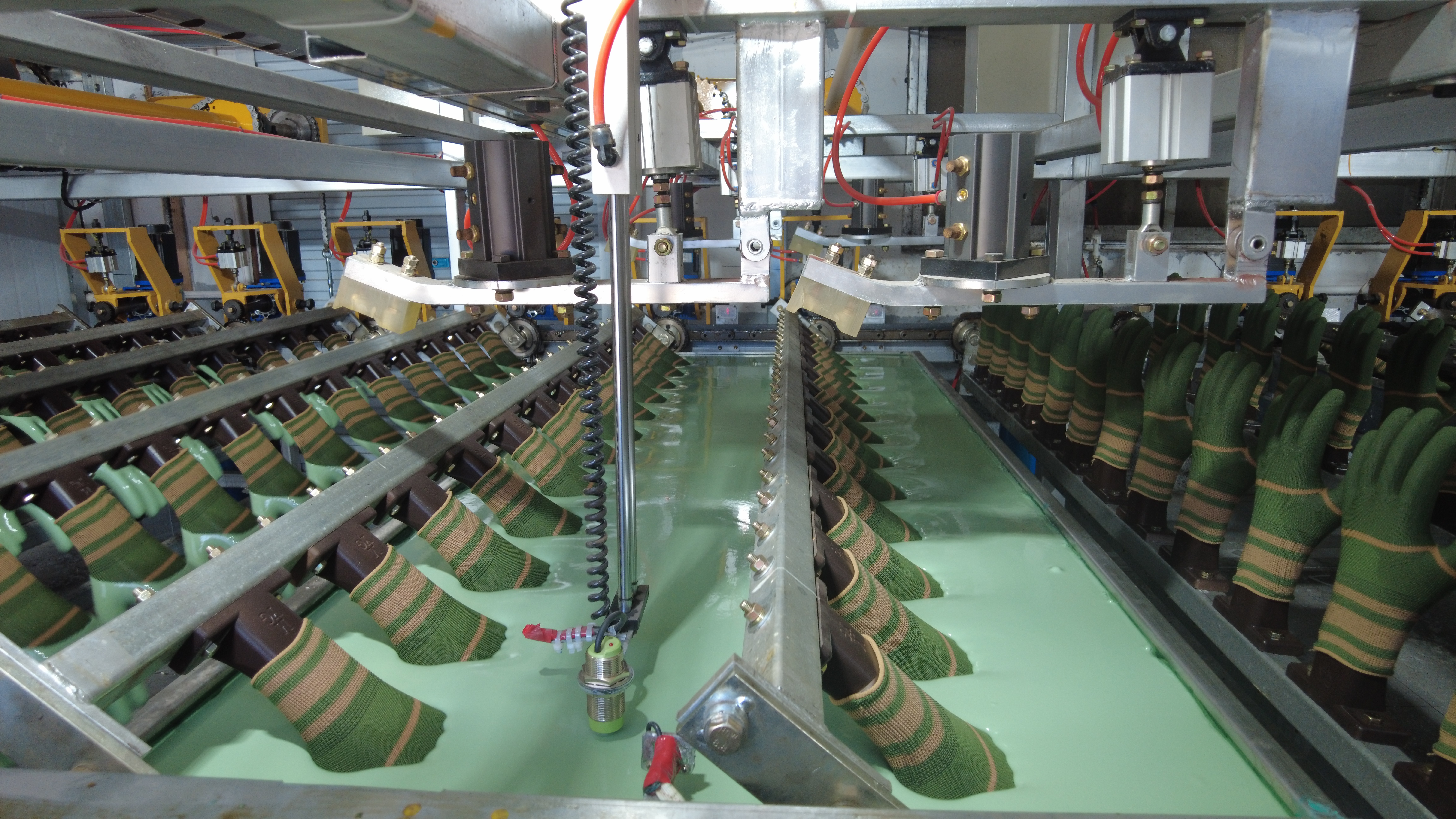 34 Meters Glove Dipping Machine 0.05mm To 0.15mm Nitrile Glove Production Line