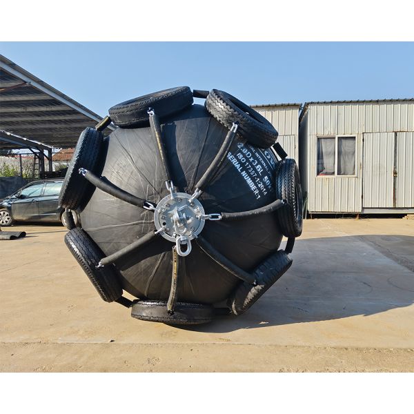 Pneumatic Marine Dock Fender Puncture Resistant Black Yokohama Floating Fenders