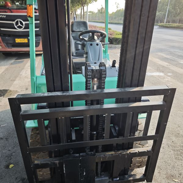 Used Mitsubishi 3-Ton Diesel Forklift with Premium Japanese Engineering