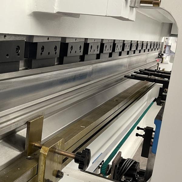 250T 3200MM CNC Hydraulic Press Brakes With Angle And Length Automatic Correction