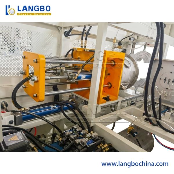 U R Rectangle Square Shape Automatic Plastic UPVC PVC PP Pipe Belling Machine PVC Pipe Tube Expanding Socketing Machine Socket Making Machine