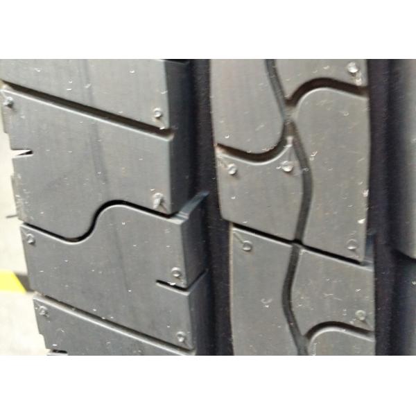 Urban Buses / Travel Coach Tires 10R22.5 Closed Outboard Shoulder Design