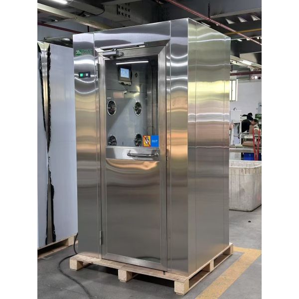 ISO 5 Cleanroom Air Shower with HEPA Filter and 304 Stainless Steel Construction Featuring Electronic Interlock