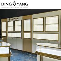 Diseño de muebles de salón de exposición con luces de bajo consumo de energía