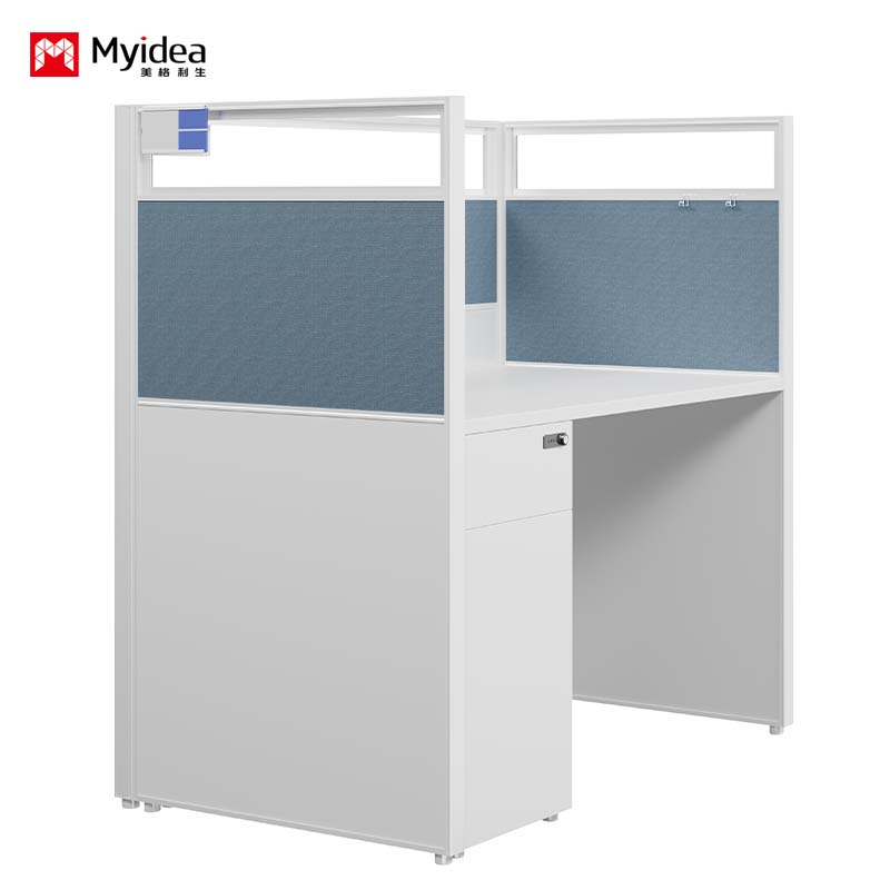 Single-Person Workstation with Glass-Paneled Screen – Sturdy Construction, Enhanced Privacy, and a Bright, Open Feel for Employee Comfort.