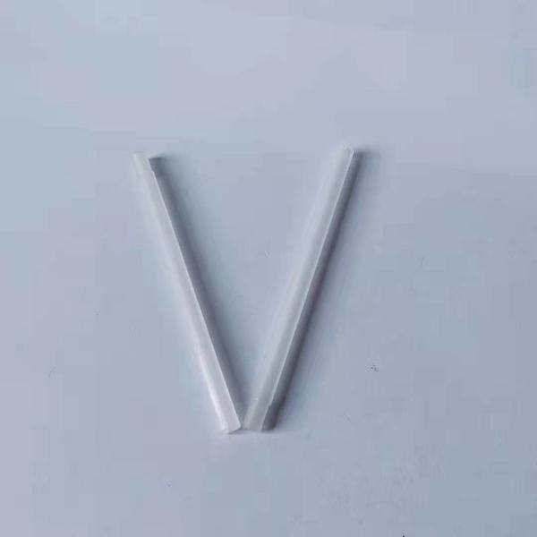 O CNC fez à máquina a tubulação plástica 8mm clara do comprimento 100mm, tubulação transparente do PVC