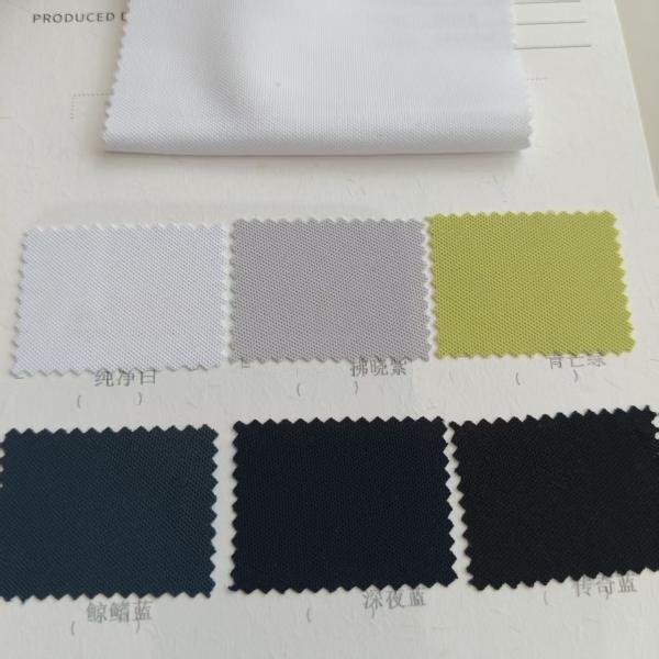 Tissu d'extérieur tissé 141GSM en polyester respectueux de l'environnement pour vêtements d'extérieur, léger