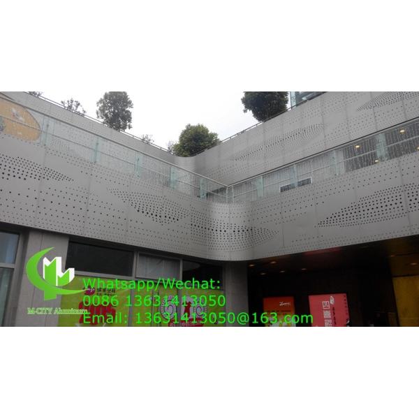 panneau d'affichage creux à coupe en aluminium perforé métallique pour façade