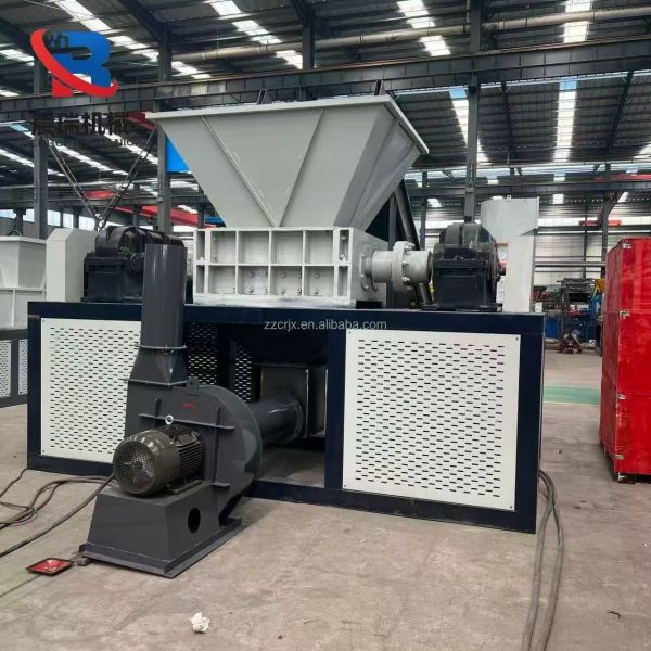 Double-Shaft Shredder Is Used  Crushing Thin and Light Metal Materials, Waste Plastics and Wood