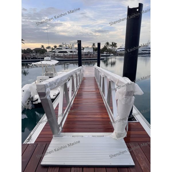 Customizable Yacht Floating Dock with 6061 Aluminum Alloy, 250kg Load Capacity, and UV Saltwater Resistance