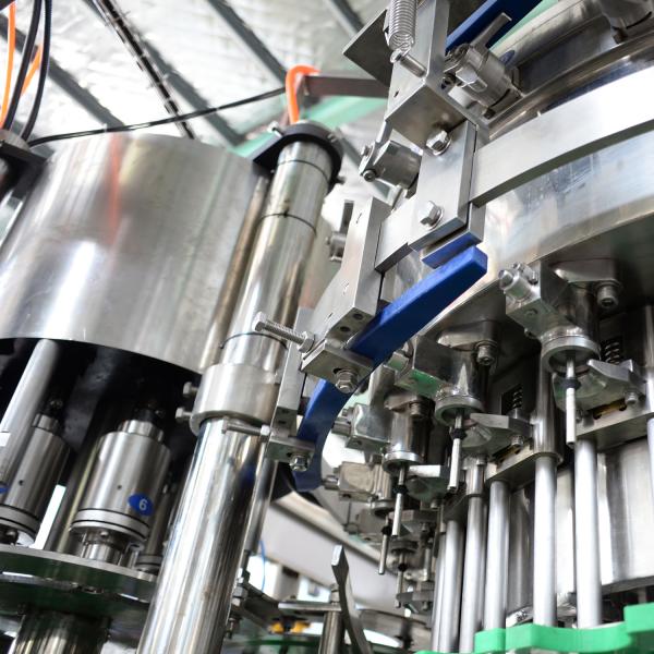 A água de soda automática que enche a garrafa 2000-36000 pela hora engarrafou a máquina de enchimento carbonatada da bebida