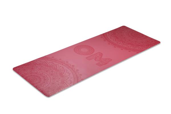 Red PU Yoga Mat Square Shape Non Slippery Surface For Outdoor Picnics