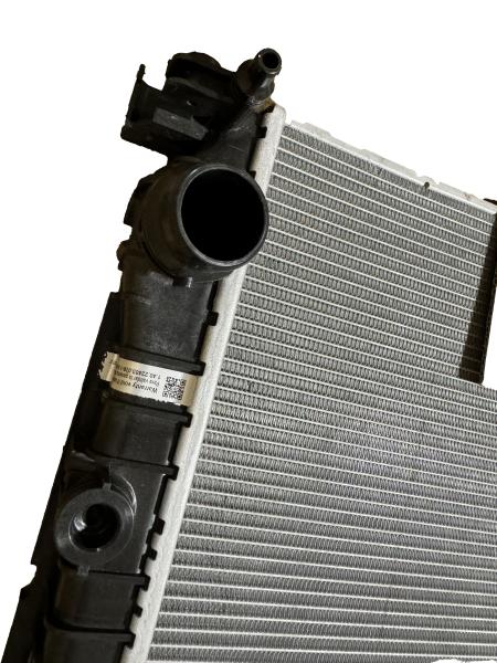 Aluminum Brazed Radiator Plastic Water Tank for BMW G30 G31 G32 G11 G12 Car Fitment BMW