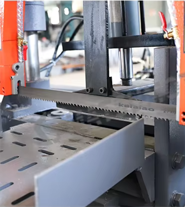 GSK4240 CNC Metal Cutting Band Saw Machine High Precision Tension Adjustment