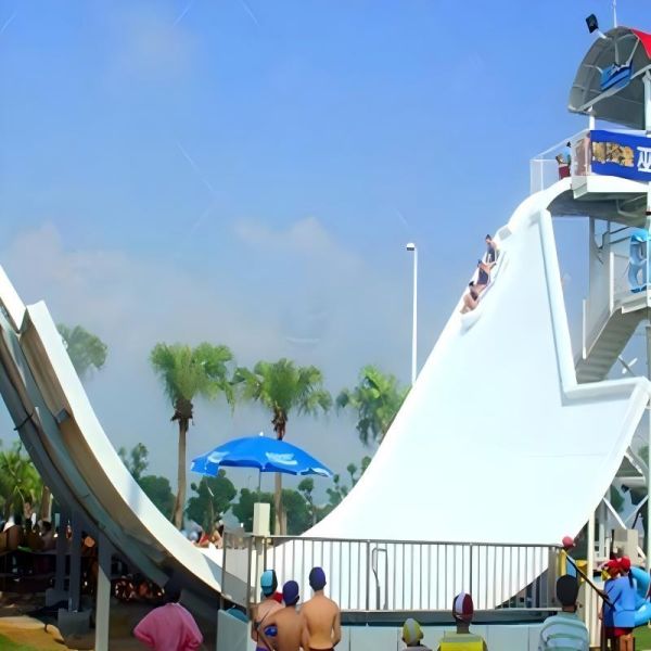 Soaring On The Wave Water Slide High Thrill 15m Height