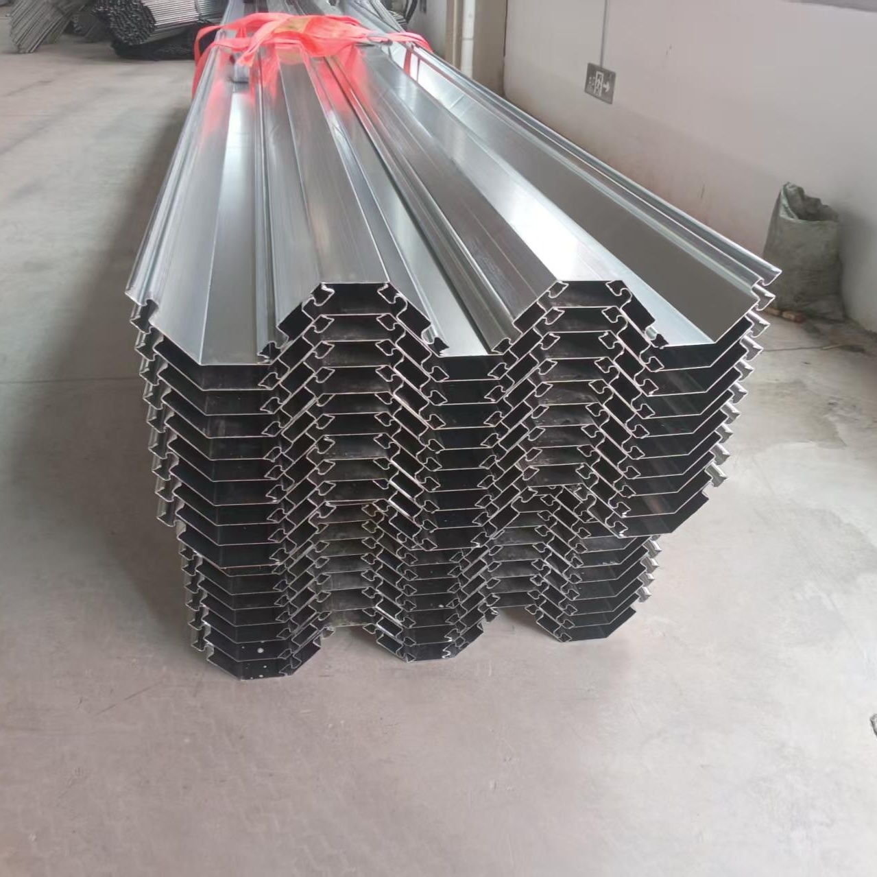 0.3-0.8mm PPGI Galvanized Sheet Aluminum Rain Gutter Roll Forming Machine Residential Commercial Building Roof Drainage Project