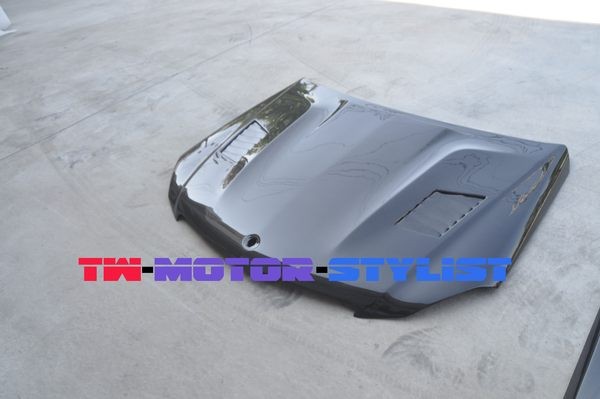 Клобук волокна углерода 2012 серий черноты переворота В204 К63 АМГ.