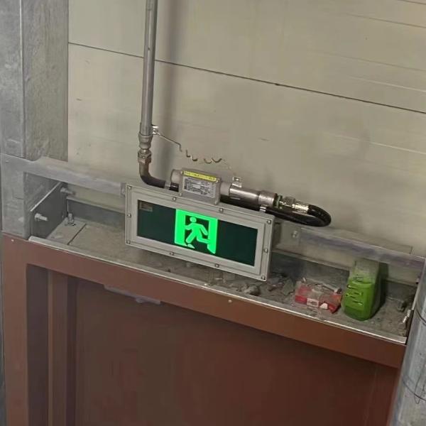 Эксплозионно защищенное устройство экстренного освещения IP66 Срок службы > 50000 ч