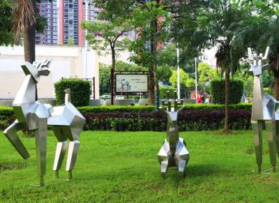 Contemporary Metal Deer Sculptures , Abstract Metal Lawn Sculptures Street Decoration
