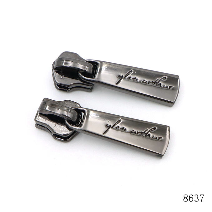 Corrosion Resistant Custom Zipper Pull Shiny Black Handbag Zipper Pull With Engraving Logo