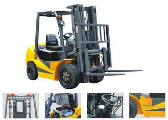 2500kg Four Wheel Gasoline LPG Forklift Gas Powered With Three Stage Mast Lift Height 6m