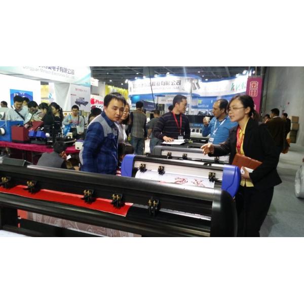 Advertising Cutter Plotter Machine Low Noise With Grit Feed Roller
