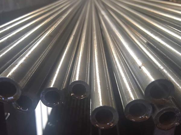 Alloy Precision Seamless Steel Pipe Carbon Steel Mateiral For Heat Exchanger