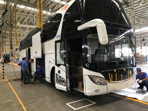 LHD/RHD Cummins 375HP Euro5 51+2 Seats Luxury Coach Bus YBL6128SD for sale