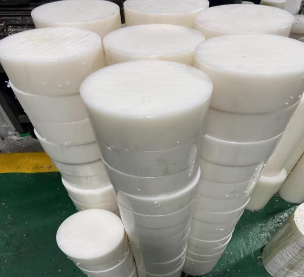 Menos de 120 ° C Temperatura de desviación de calor Varilla de nylon, varilla de plástico con superficie lisa