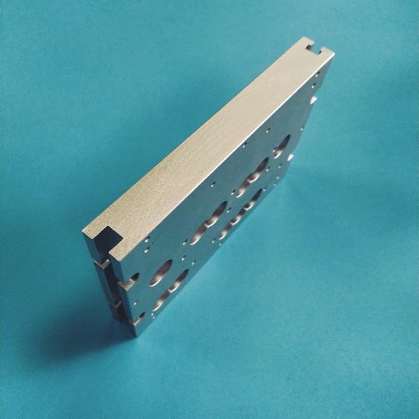 Matt Powder Coating Aluminum Extrusion Profiles Die Casting Automotive Parts