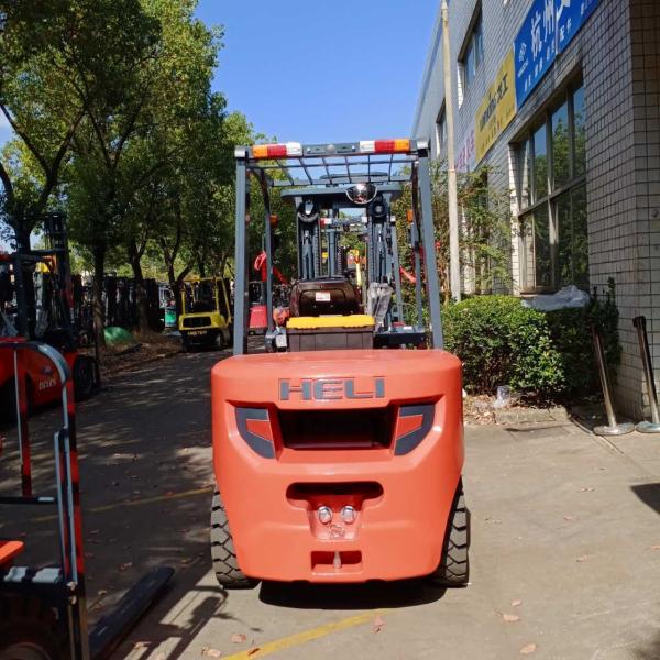 3 Ton Forklift FD30 with 3 Masts Automatic/Manual Used Japan Heli Excellent Condition