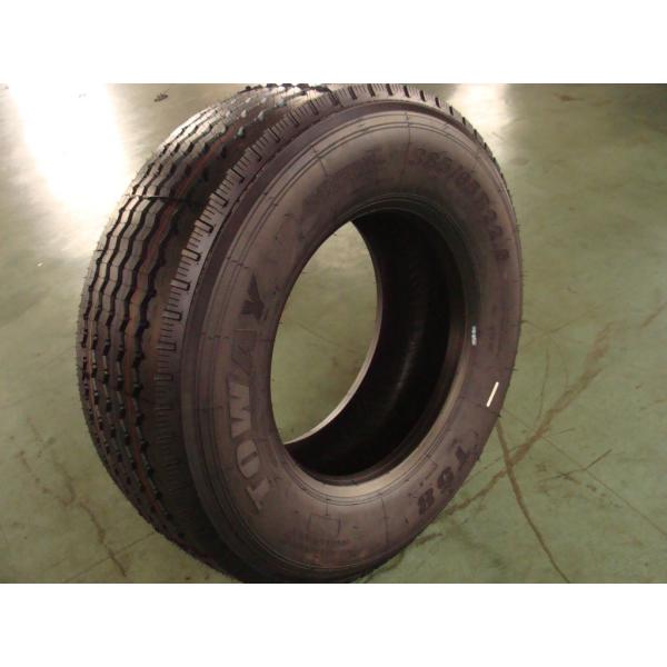 Les pneus de remorque 315/275 80r 22.5 et les pneus de direction 1200R20 385/65R22.5