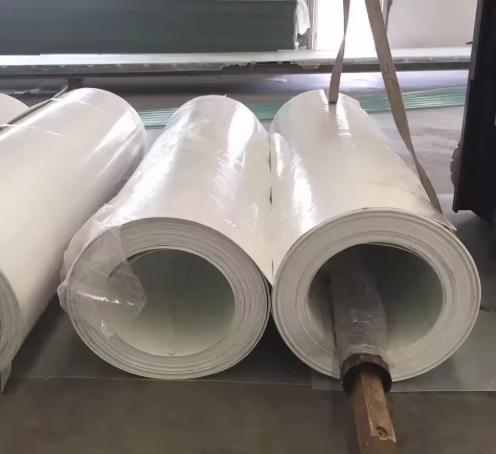 Panel FRP recubierto de goma resistente a impactos con superficie flexible y color rico