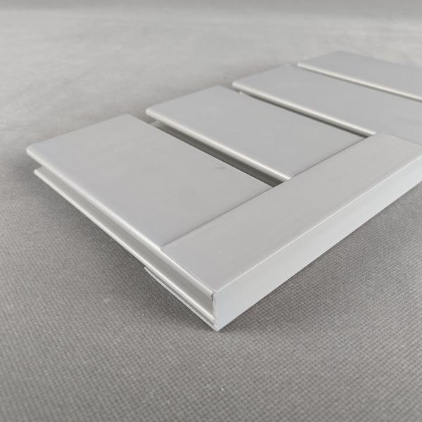 Декоративный PVC Slatwall гаража дисплея хранения обшивает панелями серый цвет для живущей комнаты