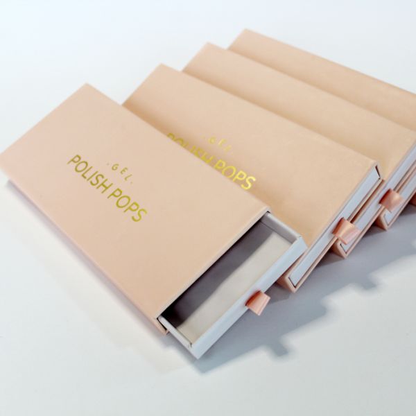 Luxury Press on Nails Packaging Box with Glossy Lamination UV Coating and Varnishing for Beauty Manicure False Nails