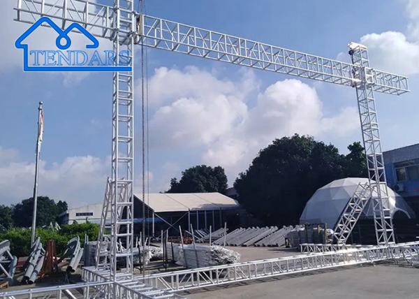 Truss de iluminação móvel para palcos de concertos Truss de alumínio prateado para eventos