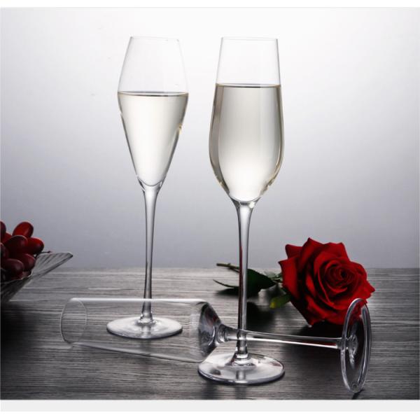 Роскошные стекла каннелюры Шампани кристаллических бокалов длинные происходить неэтилированные