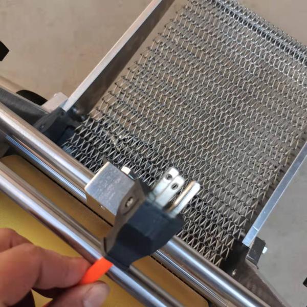 Portable Mini Chapati Making Machine Suitable for Home and Snack Food Processing Plant