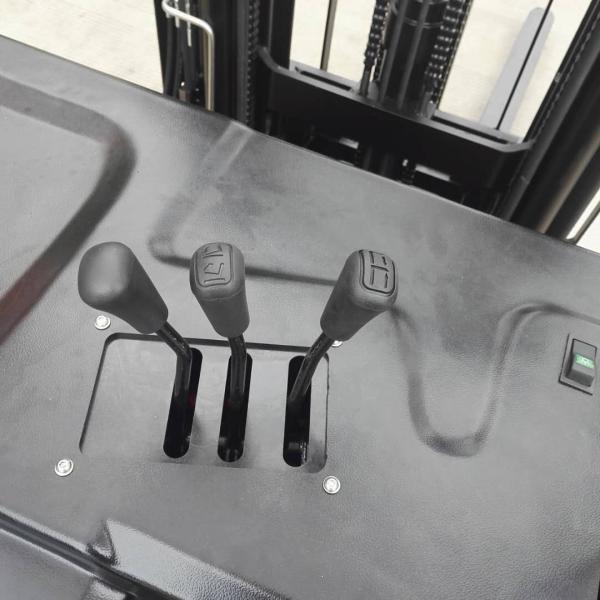 Solid Tire Electric Powered Forklift 1500kg 2000kg 2500kg Dust Proof Design