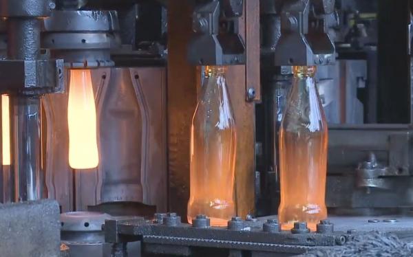 Linha de produção de garrafas de vidro de Coca-Cola Linha de produção de garrafas de bebidas