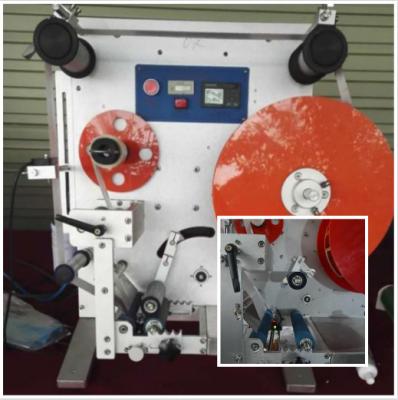 Labeler semi automático estável da garrafa do desempenho/máquina de etiquetas lisa da garrafa