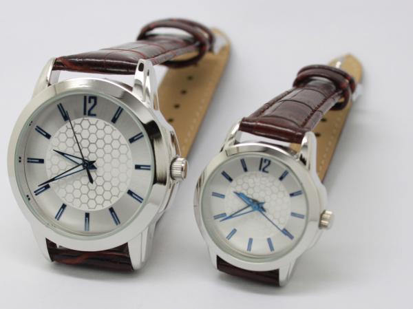 Quartz Couple Alloy Wrist Watch Classic White With PU Leather Band
