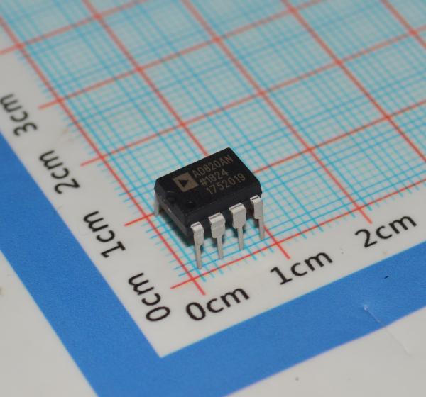 AD820AN Amplificateur opérationnel 5MHz BW 16V/µs Vitesse de balayage Alimentation simple/double Faible courant de 1,8 mA Sortie rail-à-rail -40°C~125°C Boîtier DIP/SOIC 8 broches Qualité industrielle