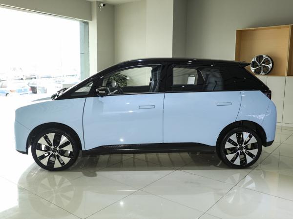 Les voitures électriques Jiangnan U2 Hatchback 406km Range