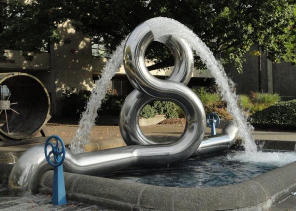 Da fabricação de aço inoxidável moderna da escultura de 8 formas fonte de água exterior