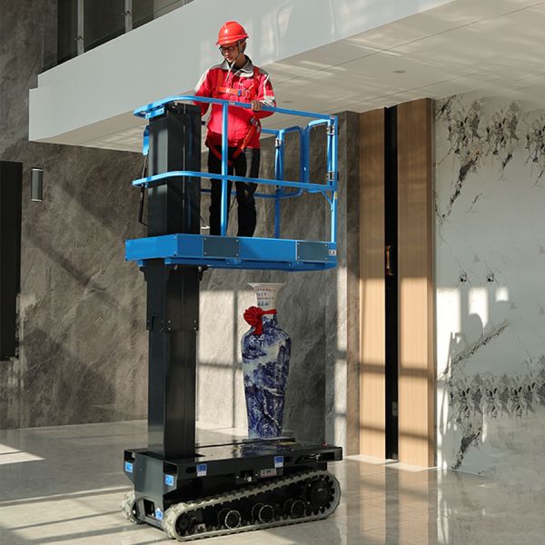 Telandor Tracked Order Picker Sub Zero Cold Chain And Pharmaceutical Logistics Vehicle