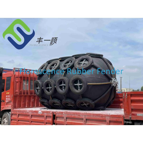 Floating Rubber Pneumatic Fenders On Vessel Boat With Chain And Tyre
