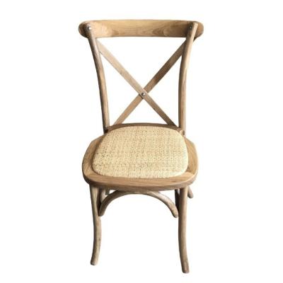 Finition en nitrolacque de style moderne en bois massif Chaise à manger empilable pour restaurant et mariage