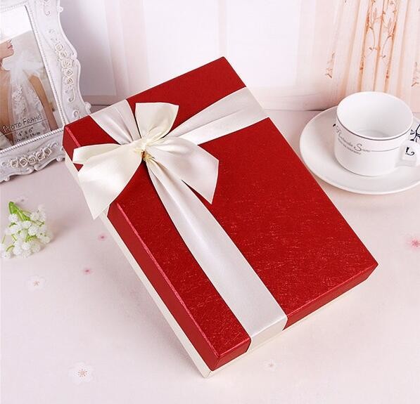 Luxury Wholesale Custom Packaging Paper Gift Box with Ribbon,wedding paper jewellery white gift box with ribbon closure