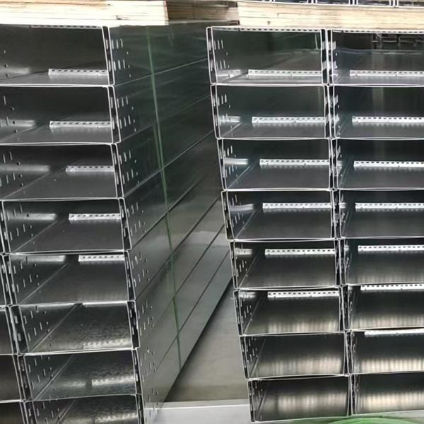 Alta resistencia a la corrosión bandeja de cable galvanizado exterior montado en la pared montado en el suelo